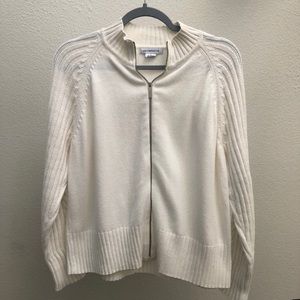 [Liz Claiborne] Cream/Off-White Knit Sweater